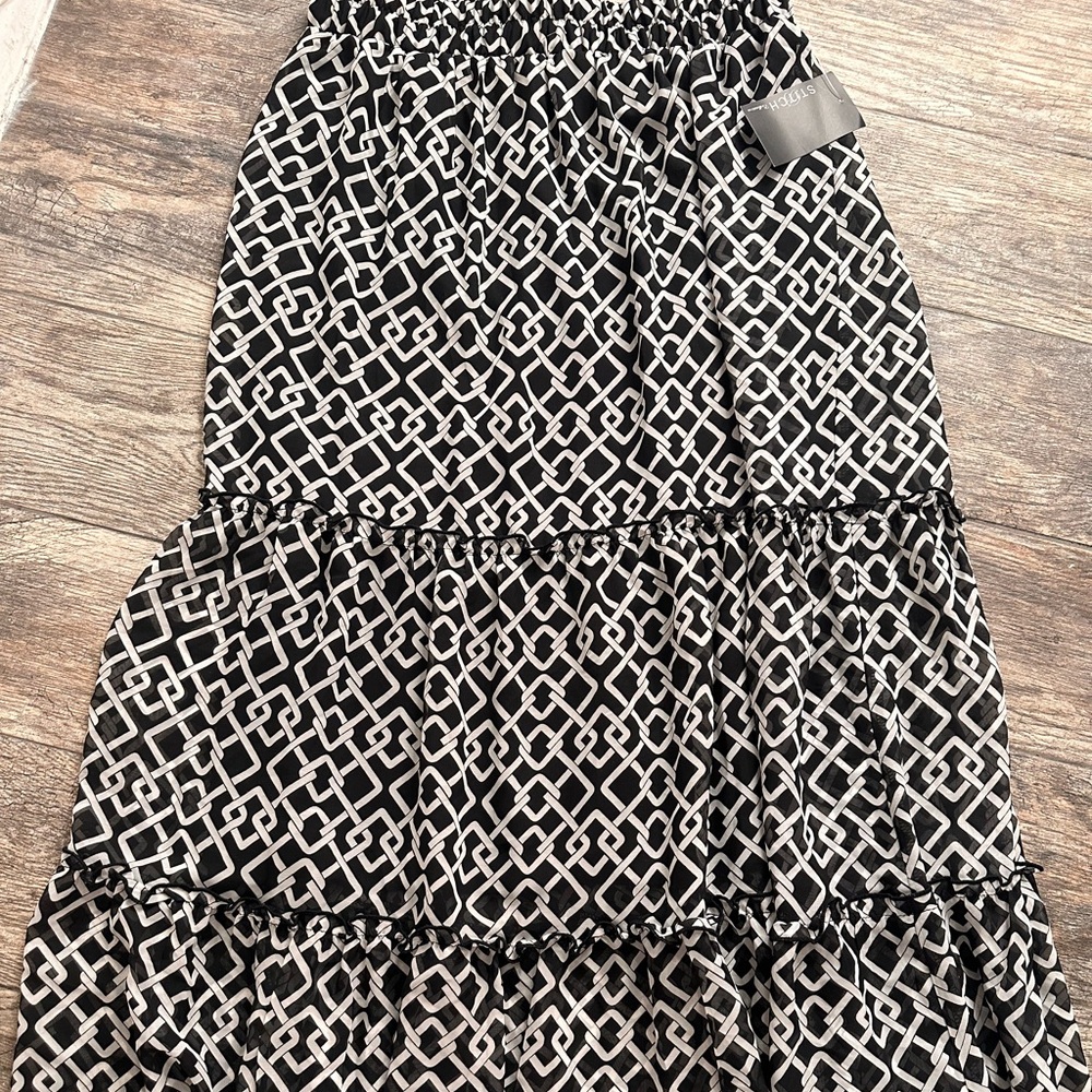 New Black & White Geometric Tiered Maxi Skirt – Elastic Waist